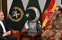 I.R. Iran, Ministry of Foreign Affairs- Iran FM meets with Pakistan’s Army Chief